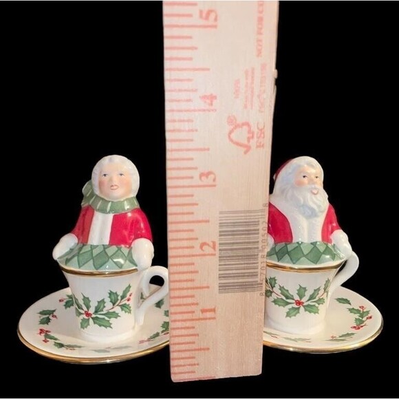 Lenox Santa Claus & Mrs Claus Salt Pepper Set Shakers Tea Cups Christmas Holly - Picture 7 of 7